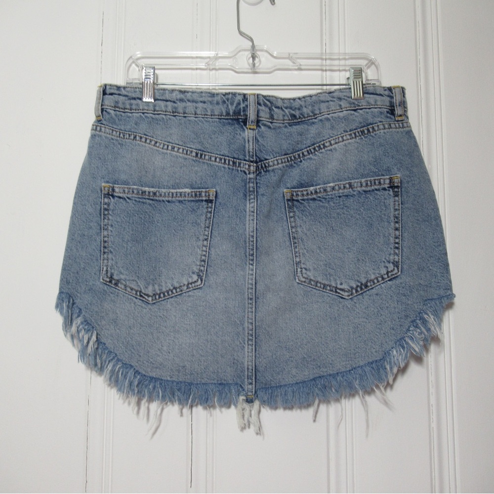 Free People We The Free Frayed Denim Mini Skirt Size 12 - Picture 3 of 12